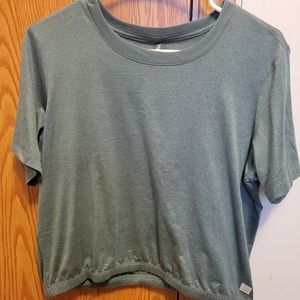 Vuori cropped shirt L NWOT